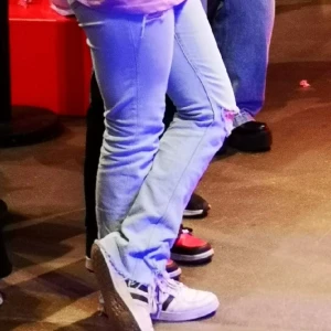 Gina young byxor!! - Storlek 158, bootcut och i bra skick. Inte använd så många gånger och säljer för jag inte längre passar i de. Första bilden är hur byxorna ser ut på💞