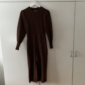 Stickad adoore klänning.  - Stickad klänning från adoore! 