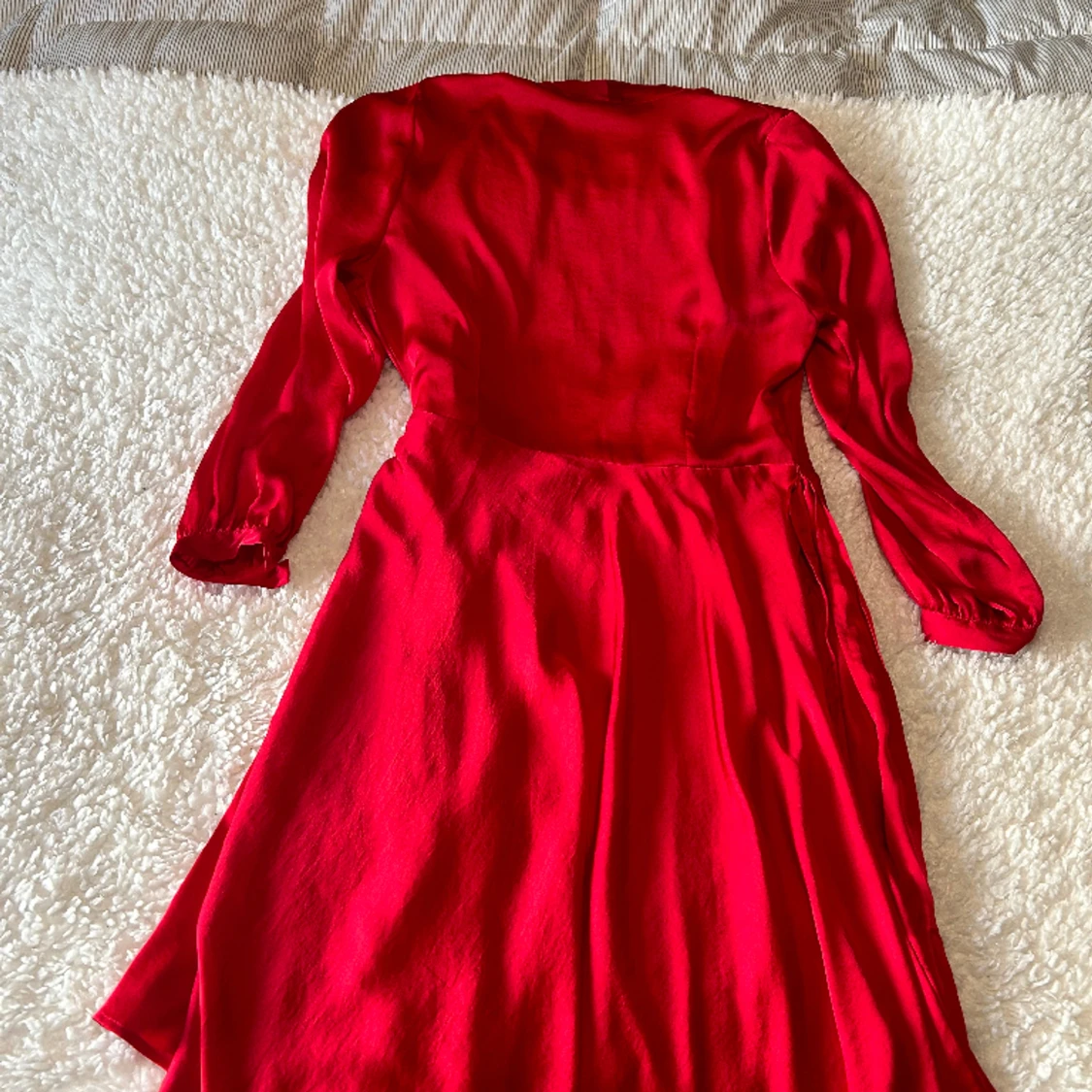 A very beautiful red dress  - 90