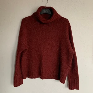 Stickad tröja❤️ - Stickad tröja med polokrage i storlek M❤️ Köparen står för frakten🥰