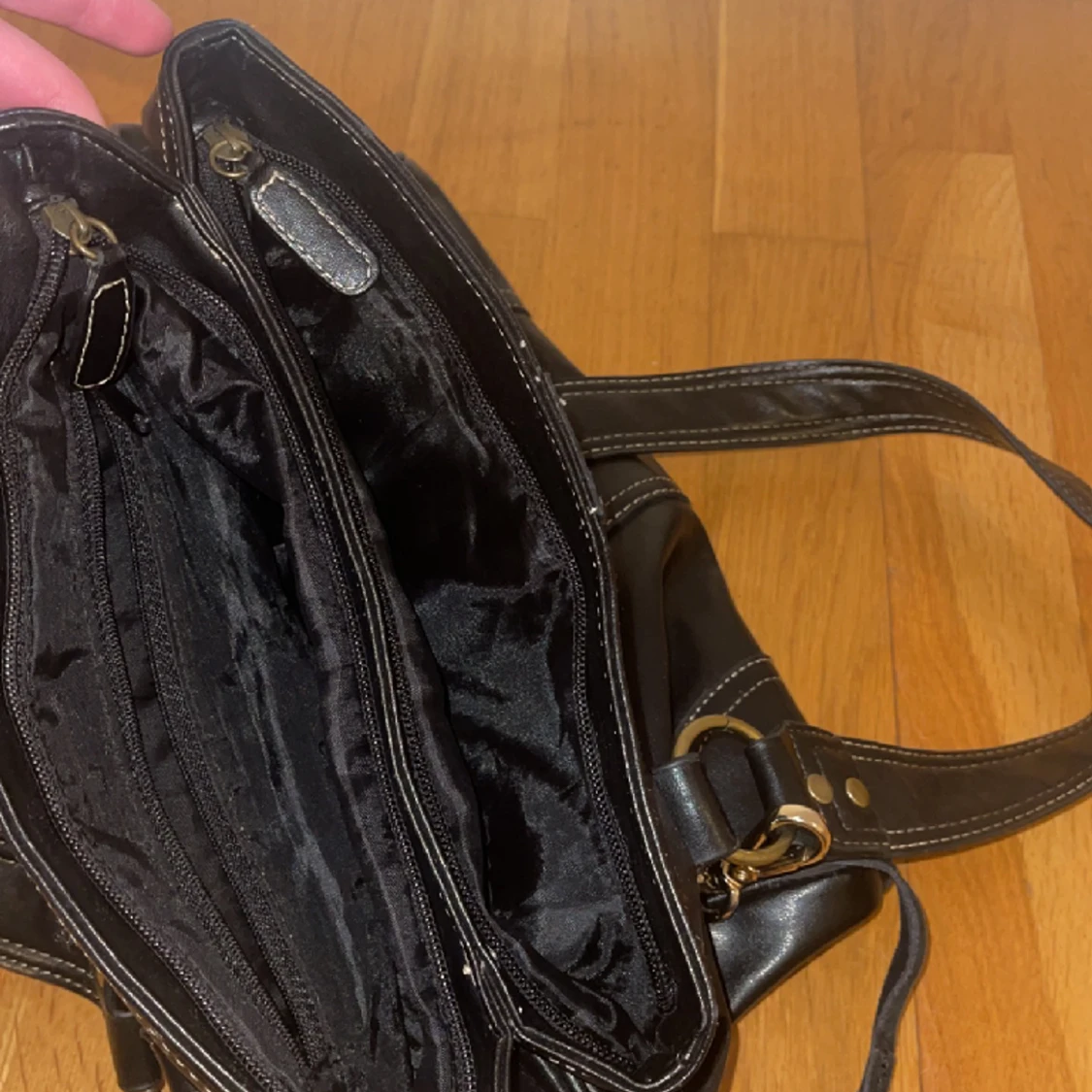 Svart medelstor Väska - 91