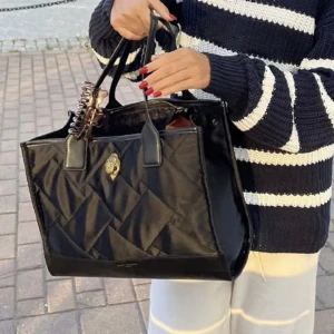 Kurt geiger väska - Säljer min Kurt geiger väska som är i super bra skick! Äkta , skriv för mer frågor 💕🫶🏼