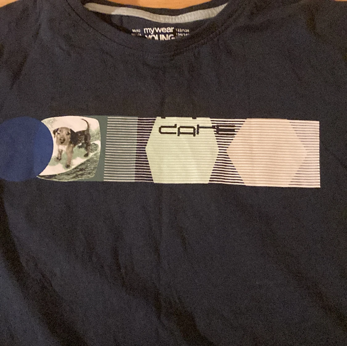 Futeristik tryckas tshirt - 91