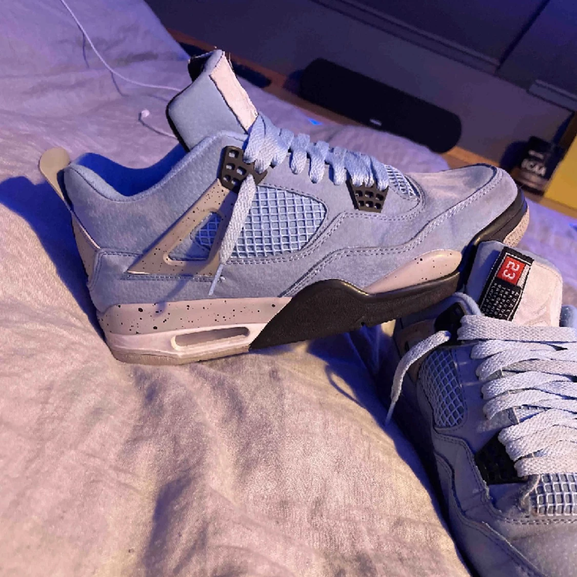 Jordan 4 unc blue