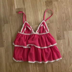 Linne - Jätte gulligt linna som tyvärr e för livet för mig💖