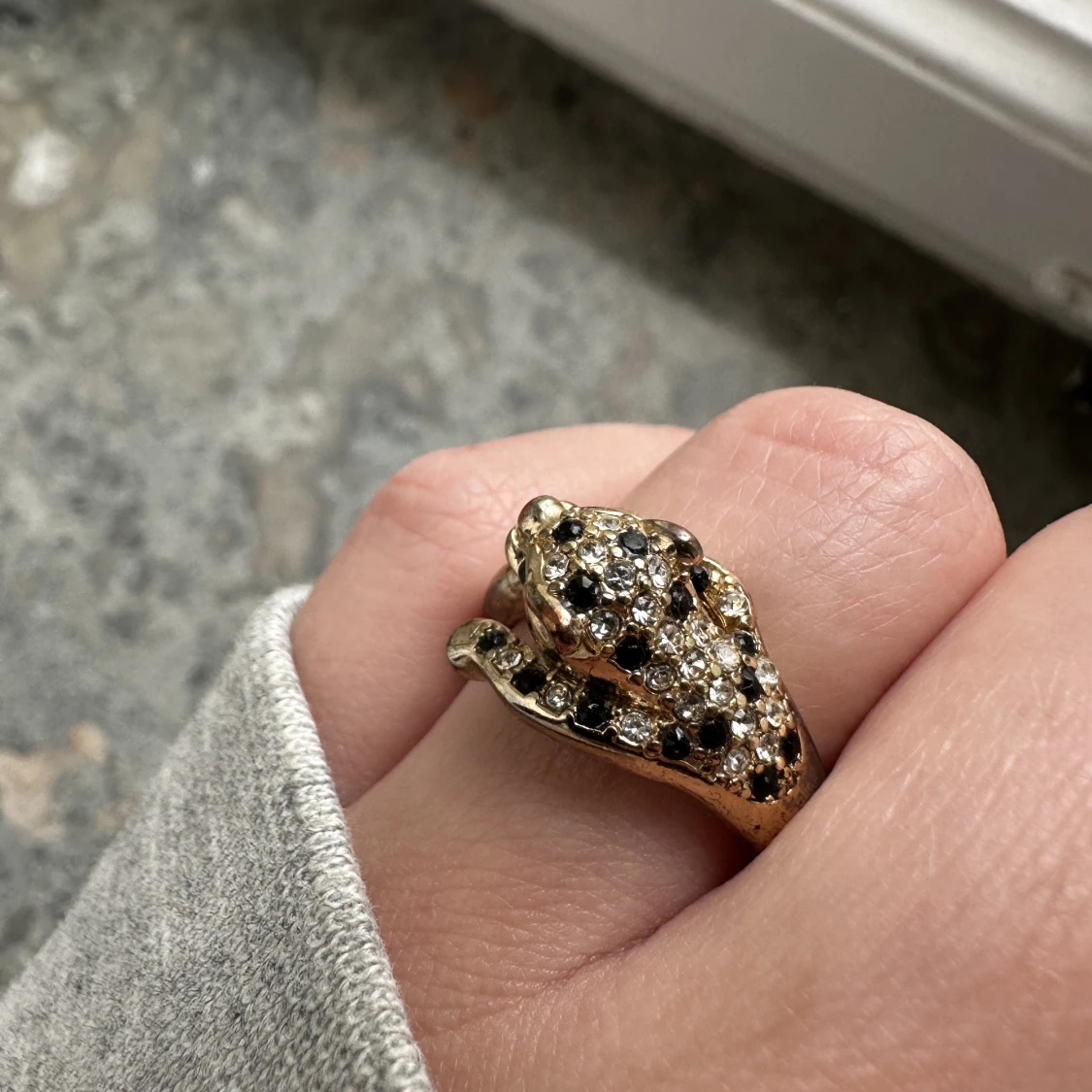 Leopard ring