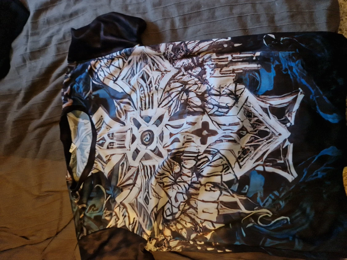 Blå affliction t shirt