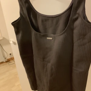 Träningslinne - Träningslinne från Aimn, aldrig använd!