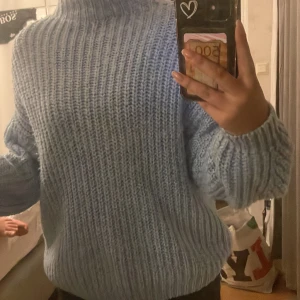 tröja - blå tröja köpt utomlands i storlek xs