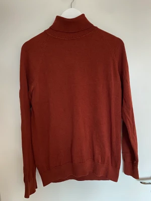 Bläck, turtleneck - Strl: M  Gott skick