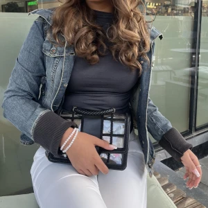 Jeans jacka! - Säljer min otroligt snygga jeans jacka! Storlek S