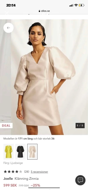 Klänning joelle - Använd en gång. Storlek 44 men liten i storlek skulle säga att det är en 40/42. 