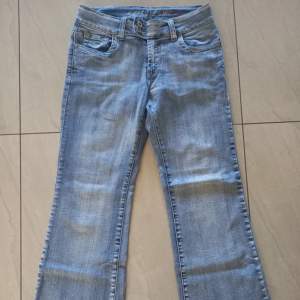 Skriv för hela bilder! Lågmidjade bootcut jeans från Bright Star, storlek w29 l33. 🫶🏻