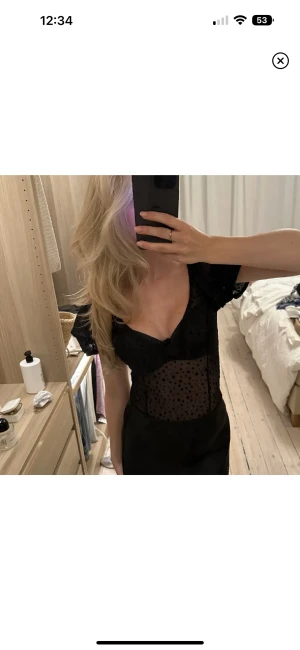 Body zara - Säljer denna bodyn från zara❤️🫶🏻 använd en gång