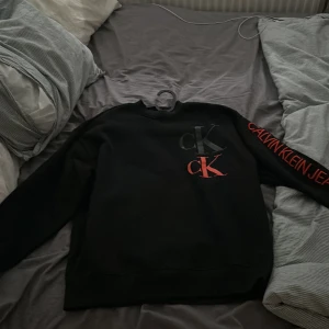 Hoodie  - Svart Calvin clein hoodie 