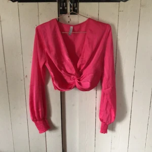 Fest topp - Rosa fest topp från newyorker i silkes material