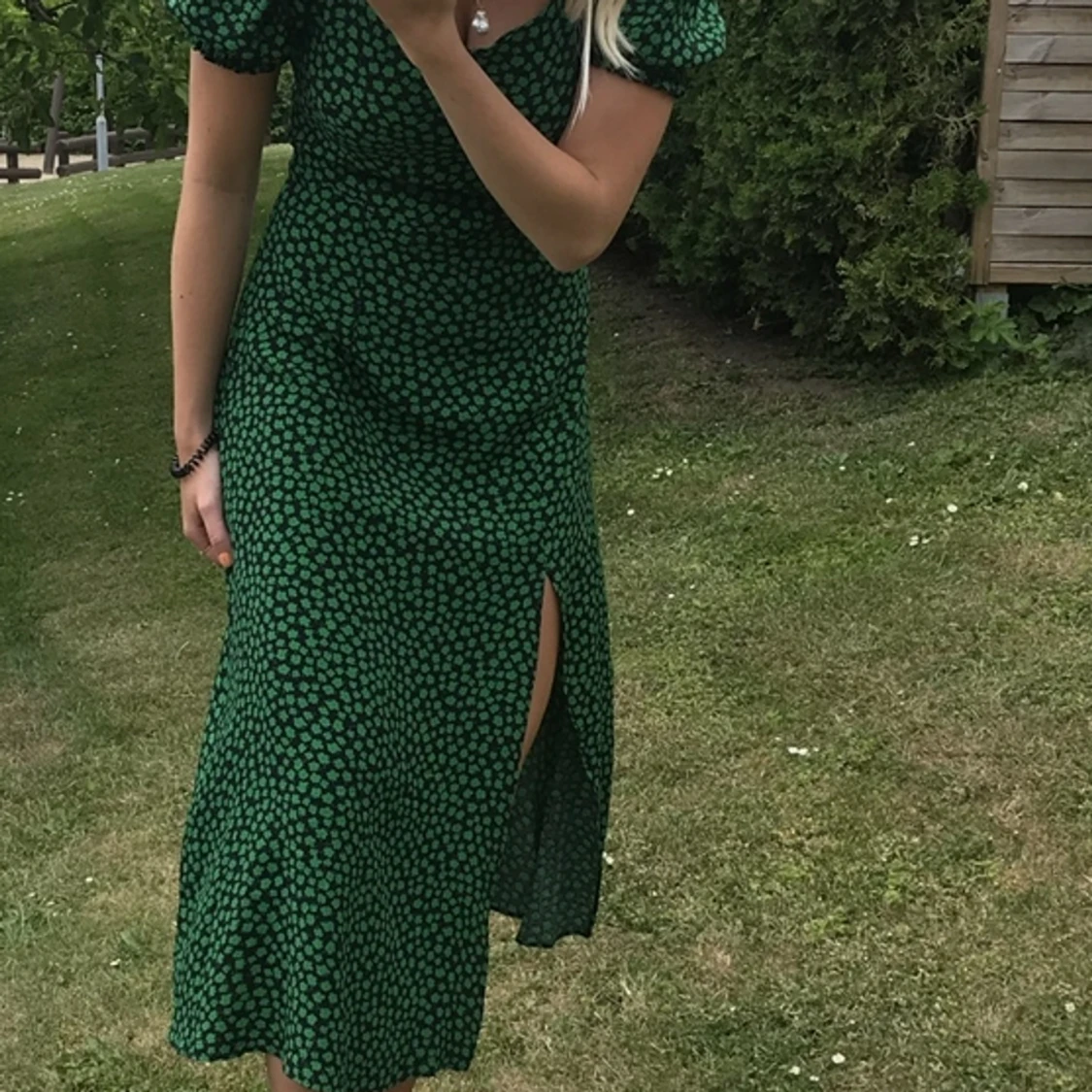 Grön blommig klänning  - 91