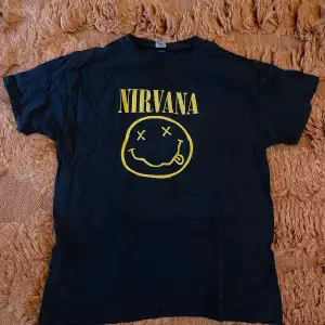 Nirvana merch tröja, väldigt fin och bra skick! 