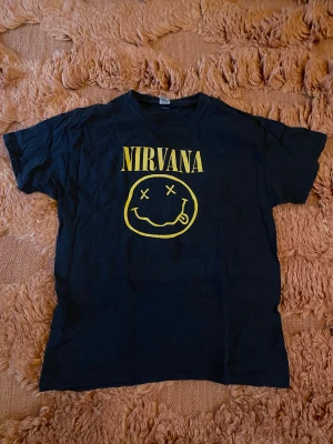 Nirvana merch  - Nirvana merch tröja, väldigt fin och bra skick! 