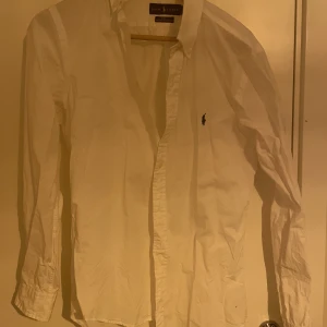 Ralph lauren skjorta  - Bra skick 9/10, köparen står för frakten