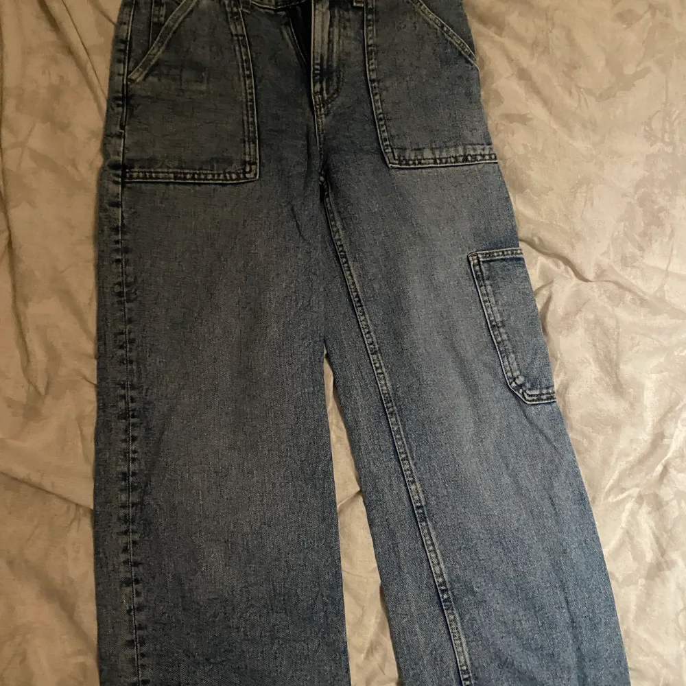 Har haft på mig dom 3 gånger ungefär,passar inte längre... Jeans & Byxor.