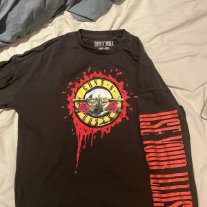 Guns N' Roses crewneck/sweater köpt från marks n brands. 