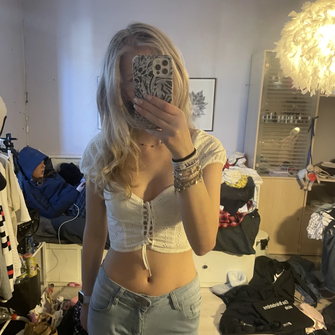 Tröja med lite hål - 90