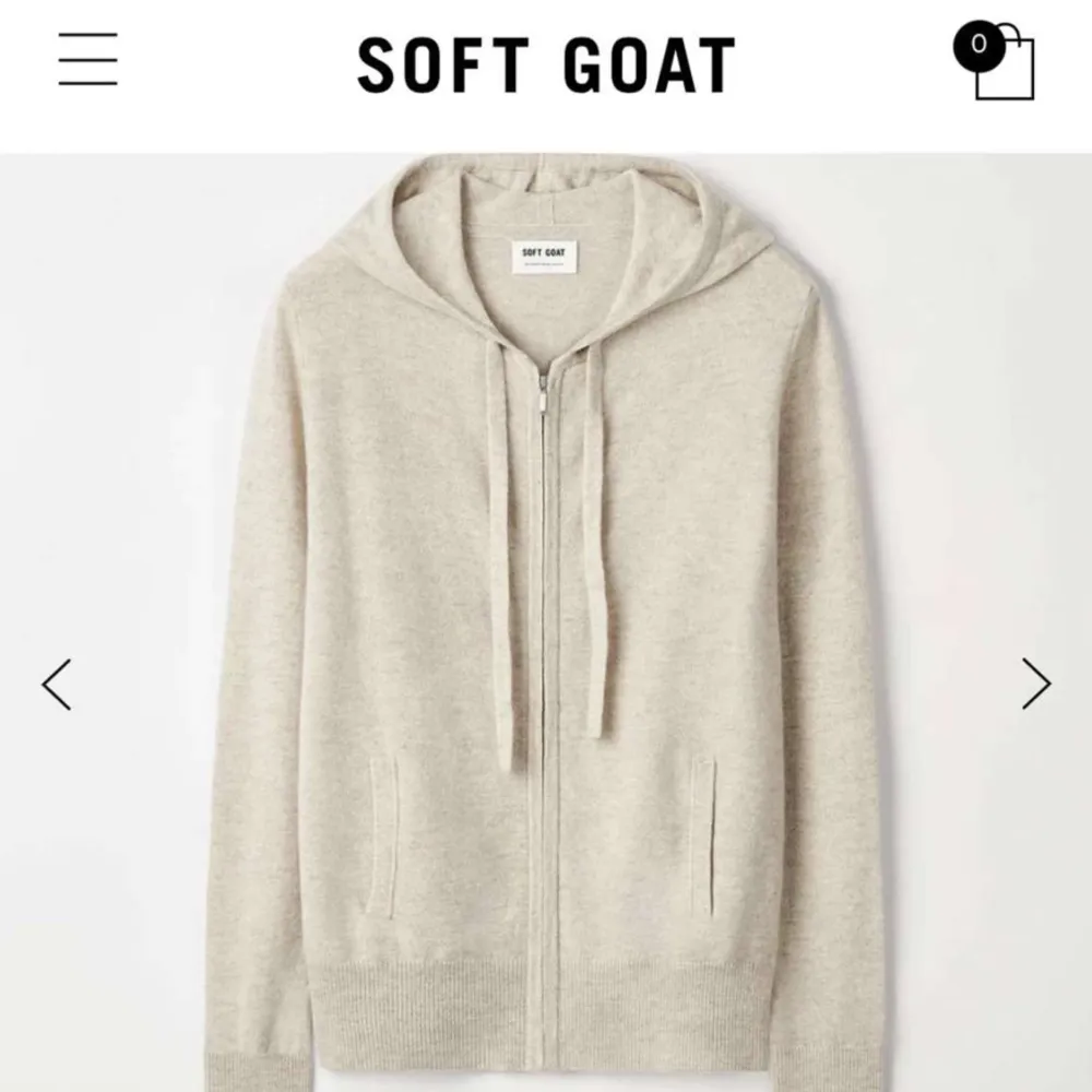 Säljer min fina zip hoodie då den inte kommer till andvändning, inga defekter eller fel🐣. Tröjor & Koftor.