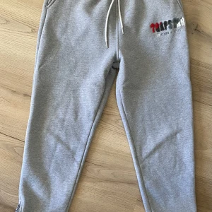 Trapstar byxor (äkta) - Äkta trapstar byxor, använt 2,3 gånger.
