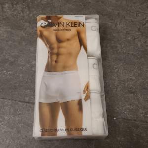 3 st. Vita kalsonger från Calvin Klein, storek S