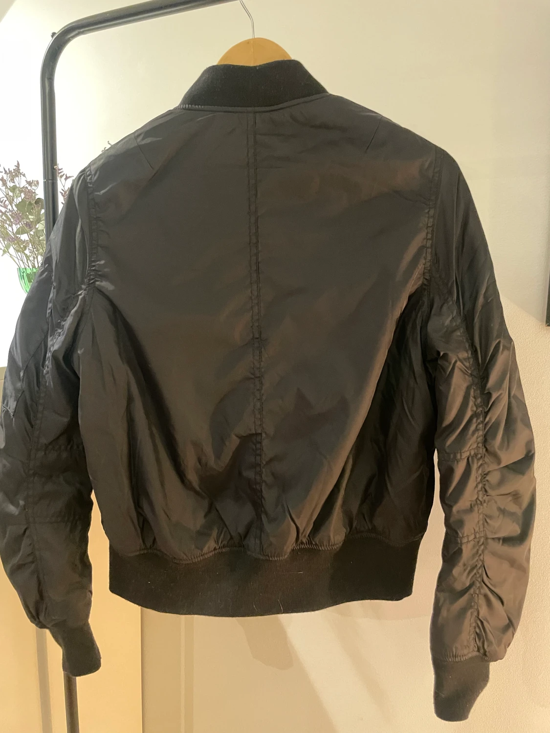 Svart bomberjacka  - 90