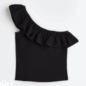 Volang linne - Säljer mina fina topp med volanger på. Väldigt bra skick 