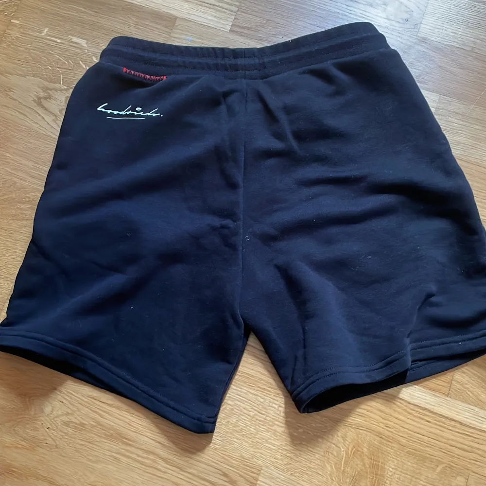Hoodrich shorts  ny pris:600. Shorts.