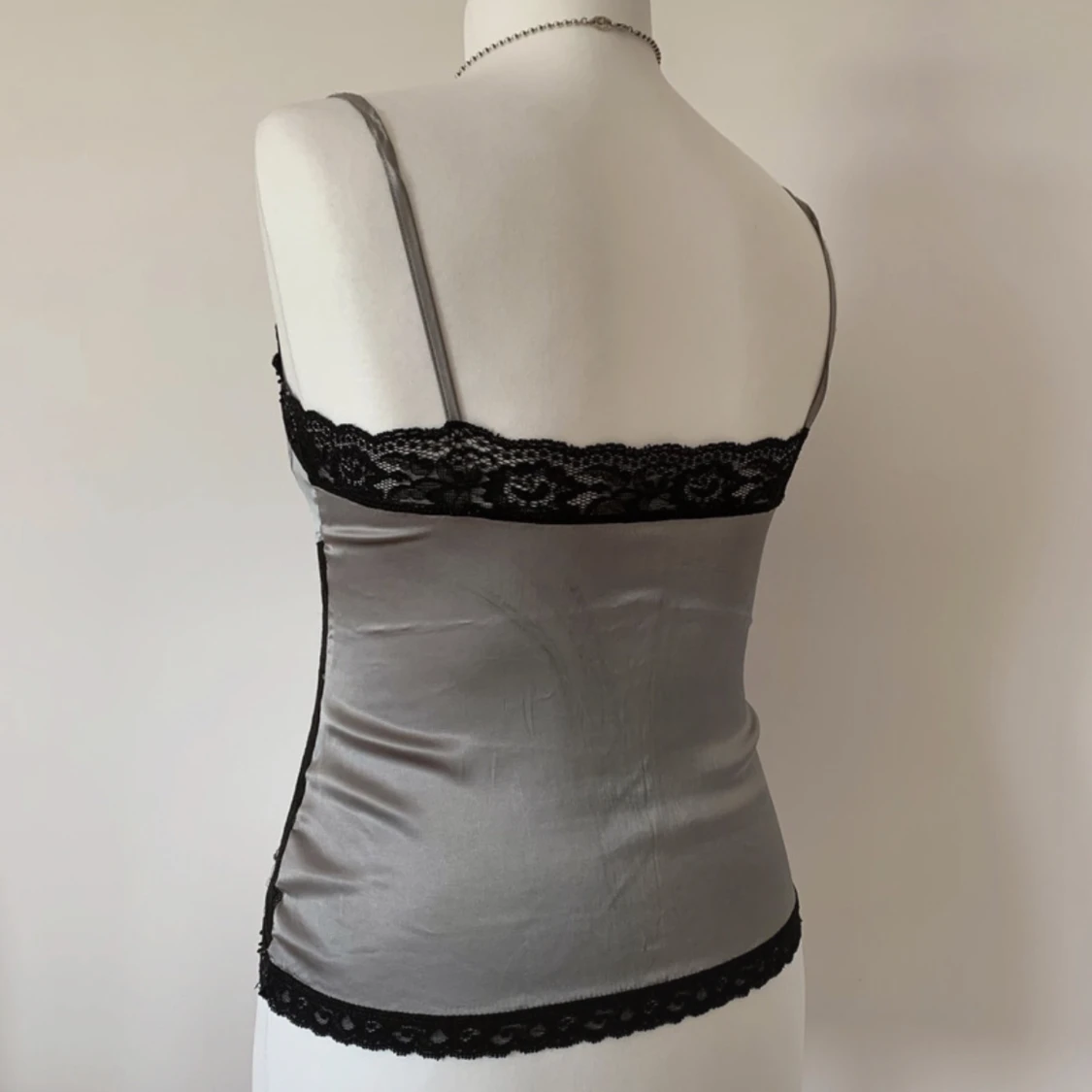 Topp i silver och svart med spets! - 90