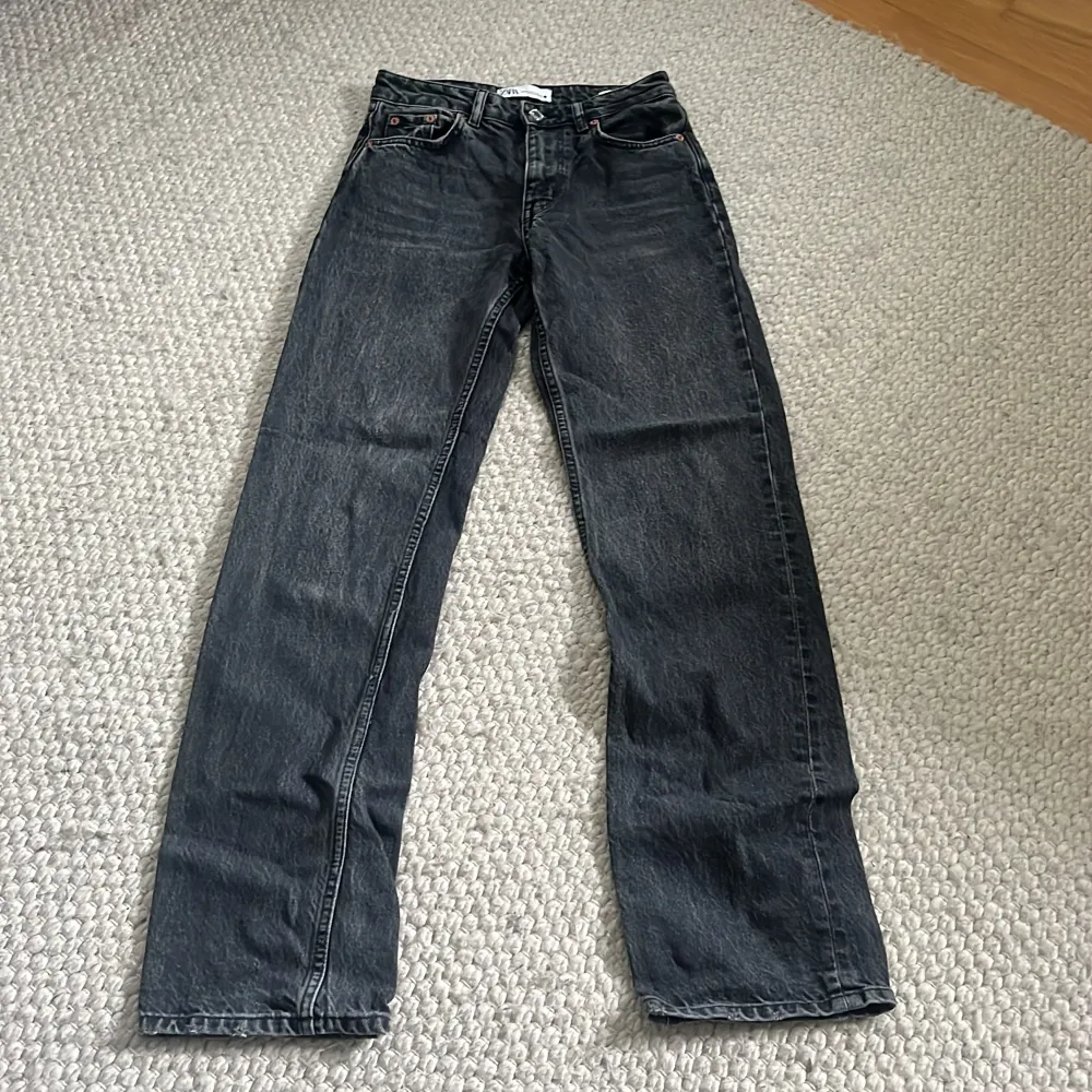 The midwaist straight strl 34. Jeans & Byxor.