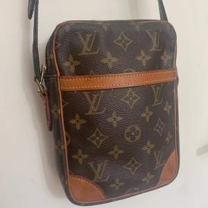 Säljer min Louis Vuitton väska  Mycket fint vintage skick  3500 kr  Kvitto från haiendo finns!