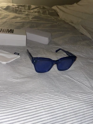 Chimi solglasögon  - Säljer mina chimi glasögon då dom inte kommit till andvändning, modellen 07