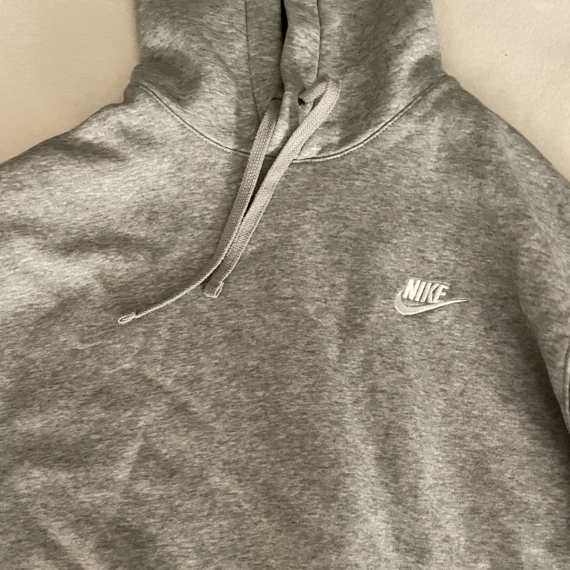 Grå Nike hoodie - 90