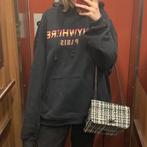 The Kooples hoodie  - Säljer min The Kooples hoodie då jag inte använder den längre  Nypris 1399kr 🥰 Oversized fit Skriv för fler bilder 💗