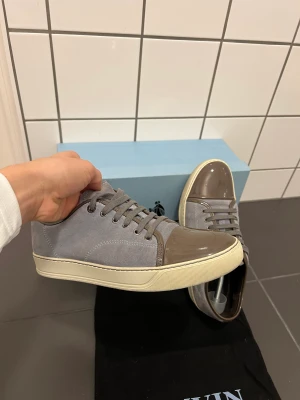 Lanvin Skor  - Hej! Säljer mina sjukt snygga lavins i storlek  UK 6 ( passar EU 41 ) i fint skick! 2099kr.  Tveka inte på att skriva om ni har frågor👍