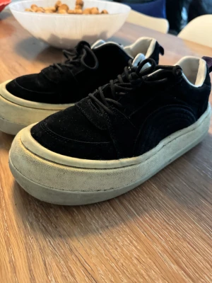 Eytys sony skor - Använda skor från Eytys i modellen Sony. 