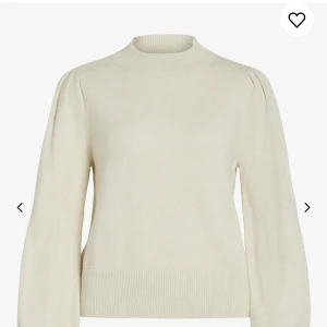 Vila tröja  - Säljer denna jätte fina vila tröja som jag köpt för 400 men kommer inte till användning. Använt två, tre gånger säljer nu för 200