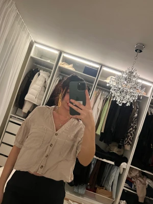 Skjorta från zara - Supersnygg, behöver bara strykas. Aldrig använd.  