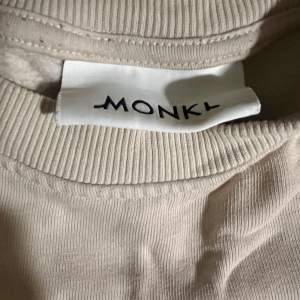 Begie hoodie från monki