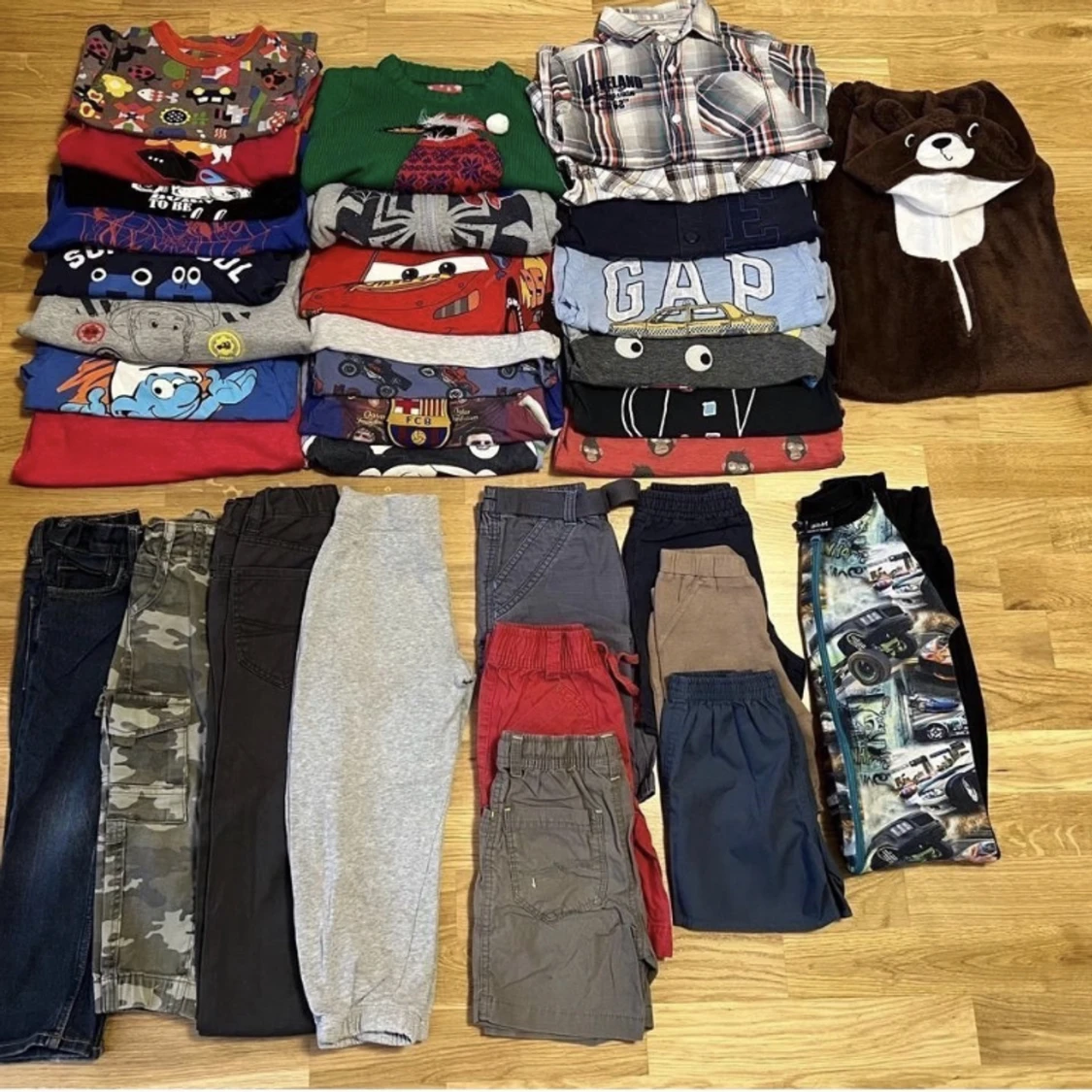 Barn kläder /stort klädpaket till barn/pojke 98/104