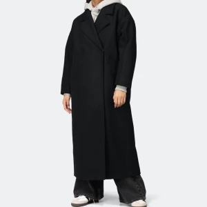 Svart kappa - Nyss köpt från Junkyard, nypris 1499kr. 