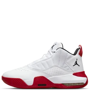 Jordan Stay Loyal White University - Har inte använt dessa skor på ett bra tag och vill sälja dem. Har använt dem runt 5-6 gånger, de är i bra skick och är inte alls creaseade💕 I original box🌸