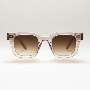 Chimi - Säljer ett par superfina chimi solglasögon, i färgen ecru och modellen 04. Dem är i bra skick!! Skriv privat för fler foton💕💕 priset går att diskutera!!