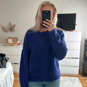 Stickad tröja - Jätte fin stickad tröja ifrån zara sparsamt använd!