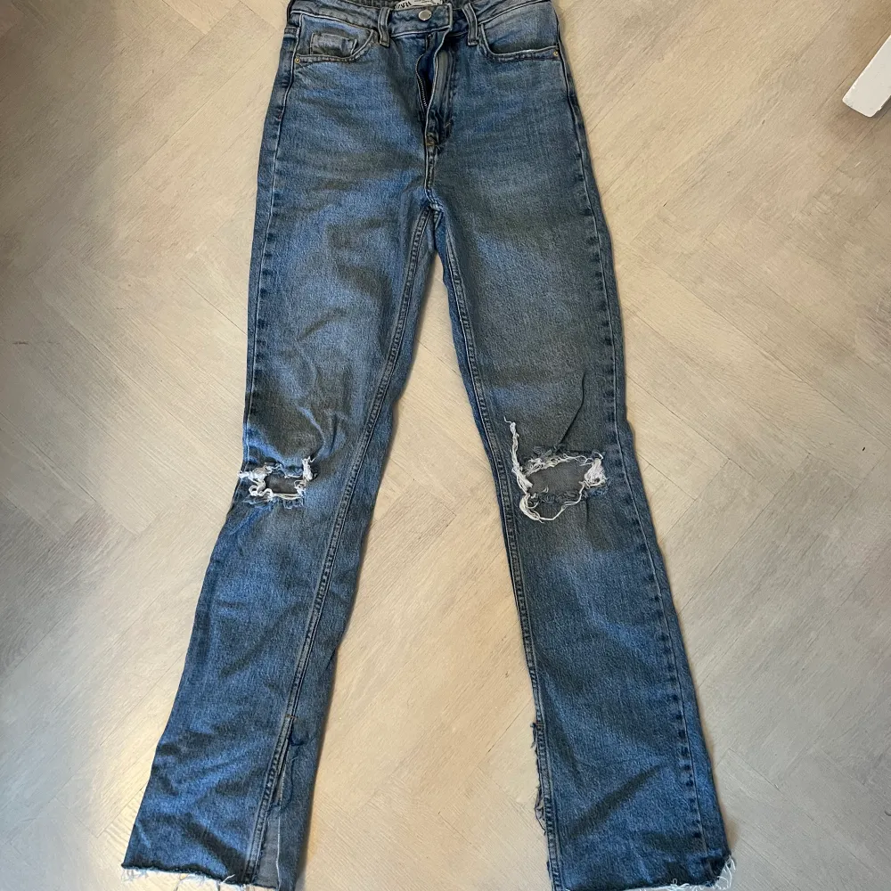 Zara jeans storlek 34, bra skick säljer pga använder inte. Jeans & Byxor.